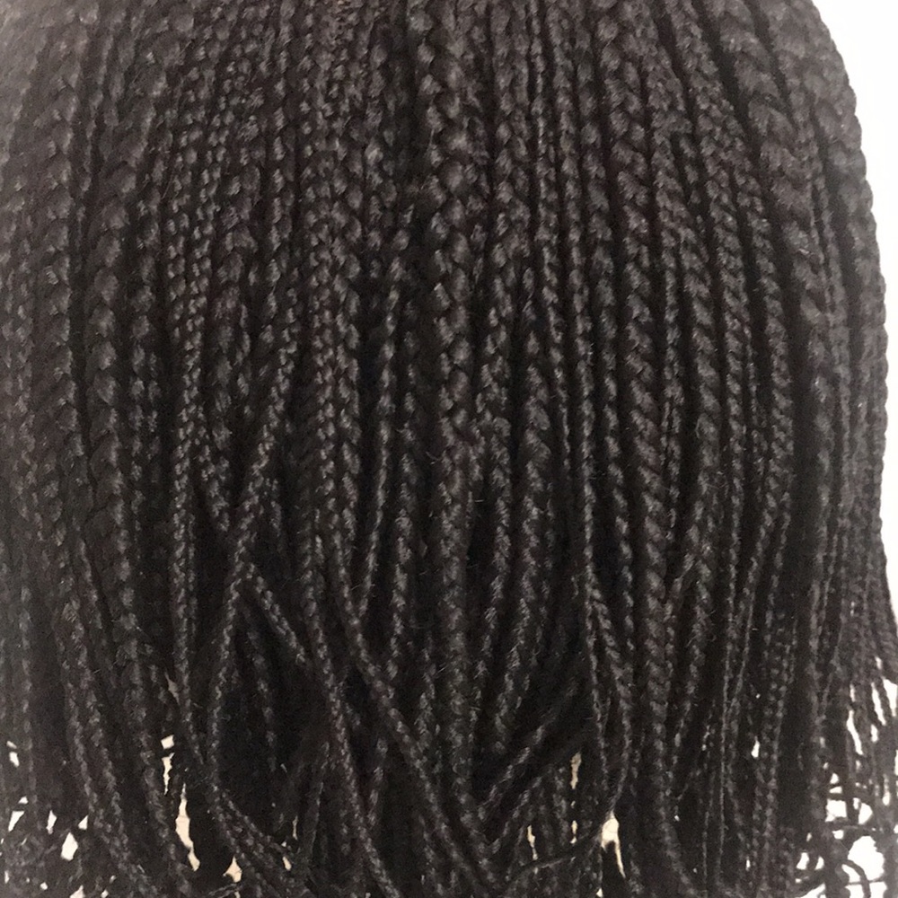 Short human wig - Picture 3 of 3